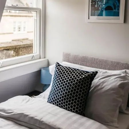 Central 4-Bed House, 10 Min Walk To Sights Bath Exterior photo