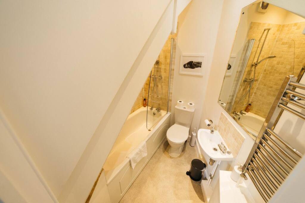 Holiday home 4-bed House, 10 Min Walk To Sights