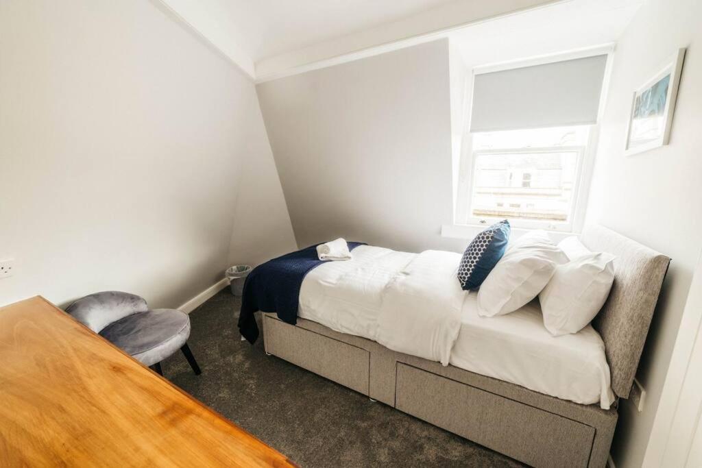 Holiday home 4-bed House, 10 Min Walk To Sights *