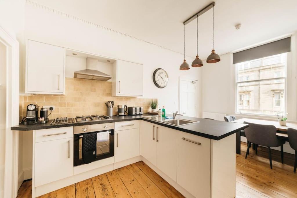 4-bed House, 10 Min Walk To Sights Holiday home Bath