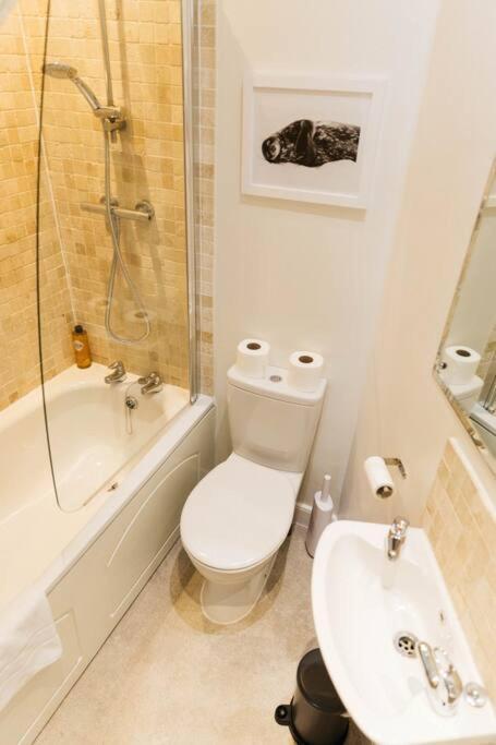 Holiday home 4-bed House, 10 Min Walk To Sights *