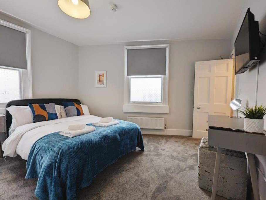 4-bed House, 10 Min Walk To Sights * Bath
