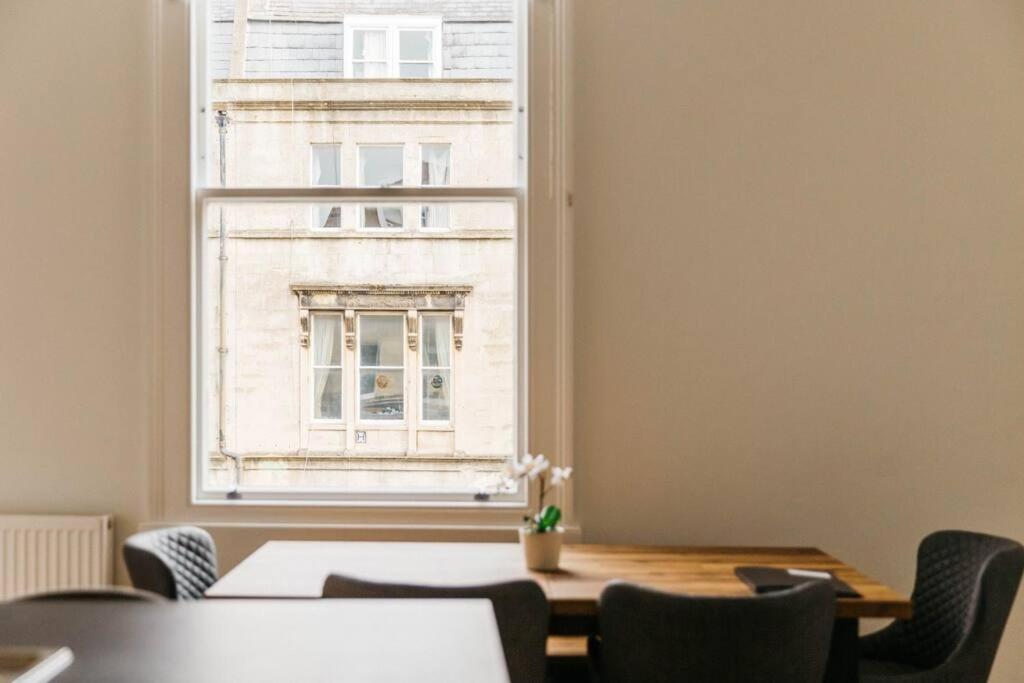 4-bed House, 10 Min Walk To Sights * Bath